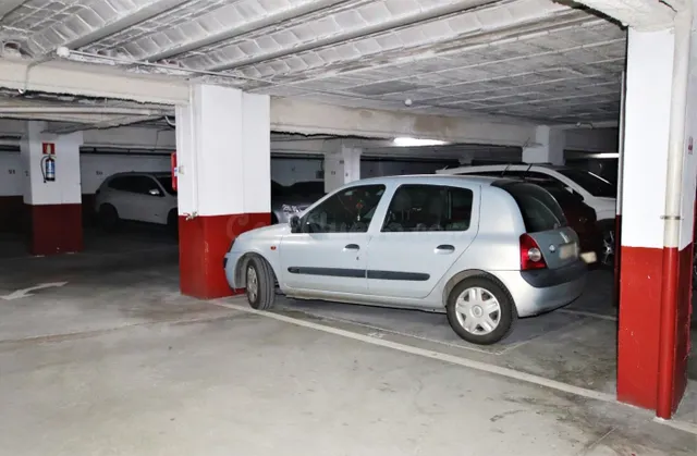 Se Vende Parcela de Garaje en Zona Sabino Arana - foto 3