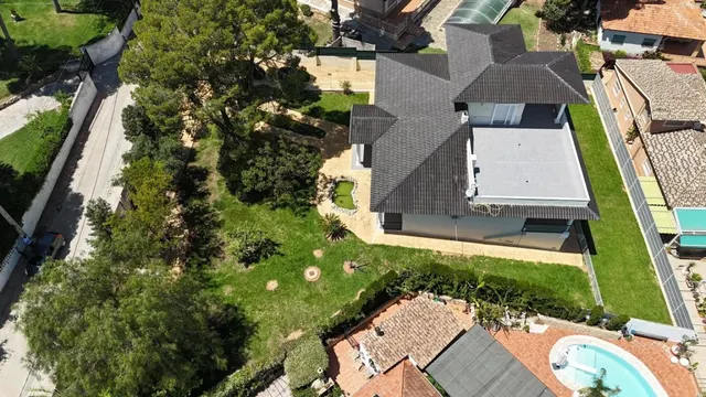 CHALET EXCLUSIVO CON GRAN PARCELA, PRIVACIDAD Y ACABADOS DE LUJO. — 20