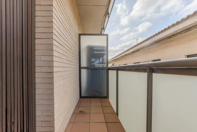Vivienda construida en 2009, ubicada en zona tranquila residencial de Els Pallaresos. — 19