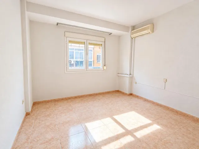¡vive Granada desde una ubicación privilegiada! piso de 3 dormitorios con magníficas vistas a la alhambra — 11