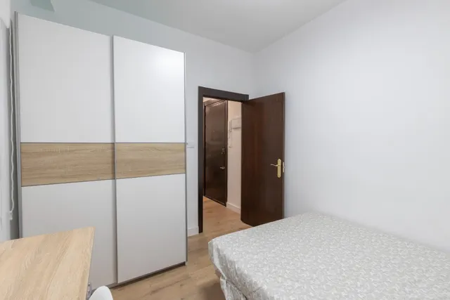 Oportunidad única en el corazón de Granada – Calle Pintor López Mezquita — 21