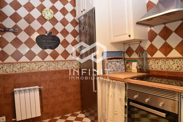 Una casa que impresiona por fuera y enamora por dentro... ¡IMAGINA TUS VERANOS AQUÍ! Piscina, barbacoa, pérgola y zona chill out — 25