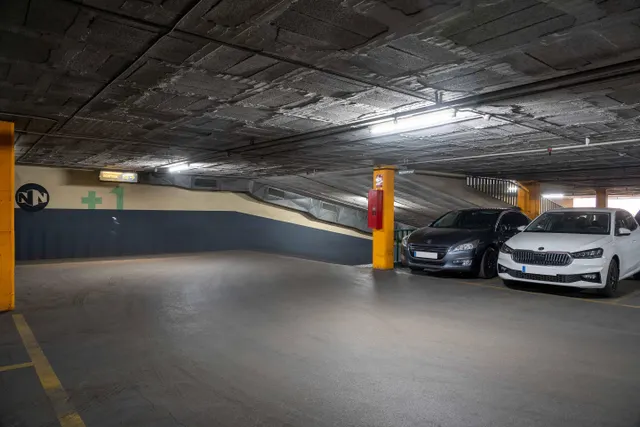 Parking 10m² en alquiler - Eixample — 12