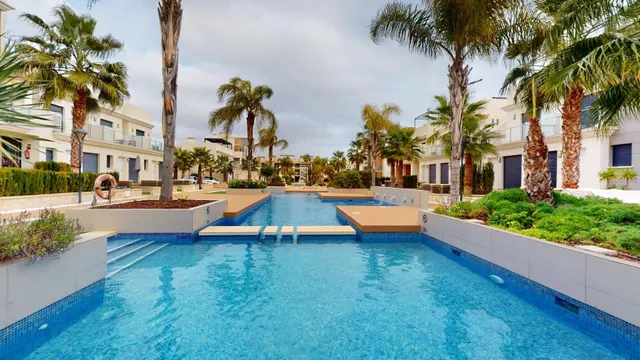 Precioso Bungalow a un paso de Zenia Boulevard — 44