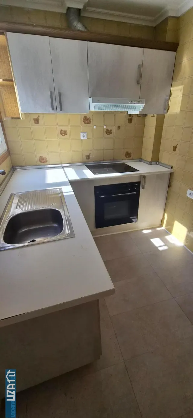 Amplio Piso en Excelente Ubicación — 13
