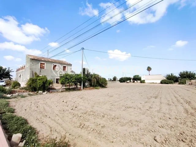 Fantástica casa con terreno junto a las localidades de Callo