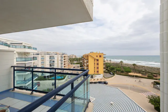 MAGNÍFICO ÁTICO CON VISTAS AL MAR — 21