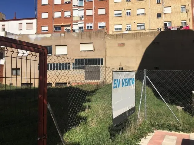 TERRENO URBANO EN TROBAJO DEL CAMINO — 2