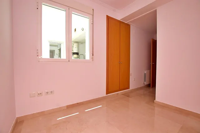 Espacioso apartamento de 3 dormitorios con vistas al mar en Jávea — 17