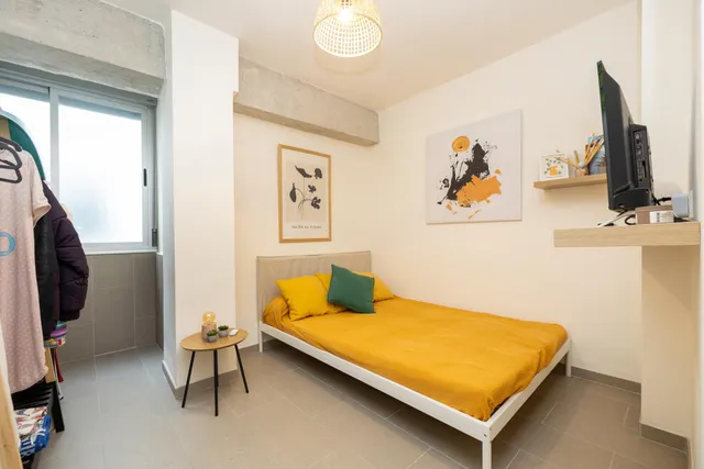Piso Reformado en Zona Comercial y Universitaria de Granada - €330,000 — 13