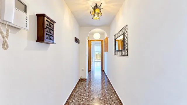 Bonito piso exterior y luminoso de dos dormitorios, baños y aseo en Albolote junto al metro y con plaza de garaje — 12
