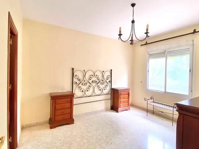 PISO RENTA LIBRE MUY LUMINOSO CON GARAJE Y 3 DORMITORIOS MUY BIEN SITUADO EN AVDA. PUERTA DEL SUR — 20