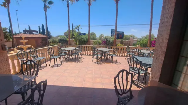 RESTAURANTE EN CABO ROIG. CON 871 M2. — 32