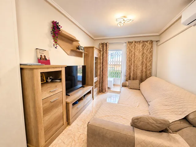 PLANTA BAJA - 2 DORMITORIOS - 2 BAÑOS - 87M2 - PATIO — 7