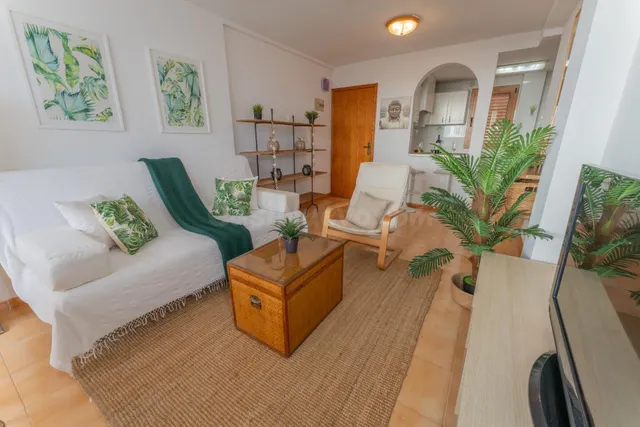 Exclusiva vivienda con terraza y vistas al mar