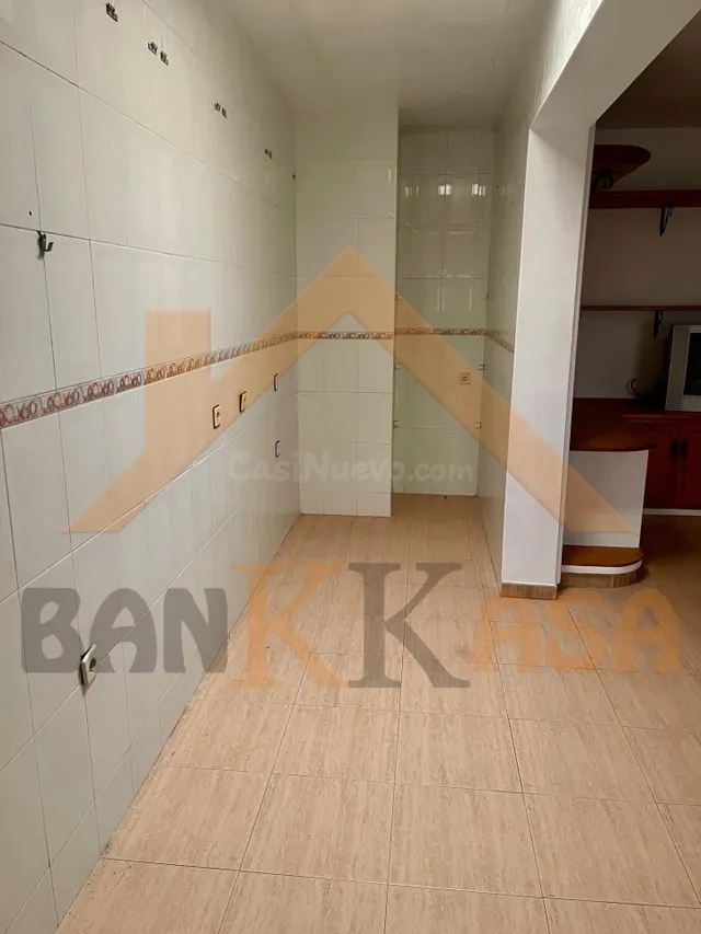 AMPLIA VIVIENDA CON ALMACEN - foto 3