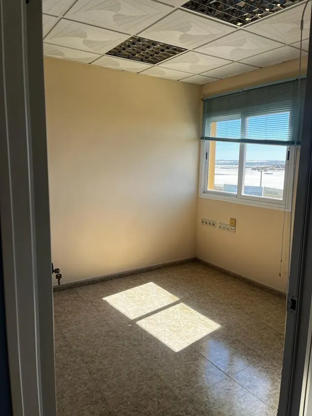 Oficina en alquiler en el Edifico Alba — 6