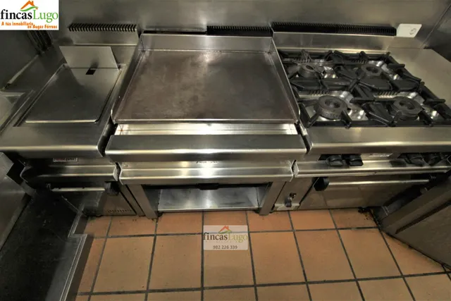 CAFETERÍA-RESTAURANTE EN ZONA UNIVERSITARIA — 16