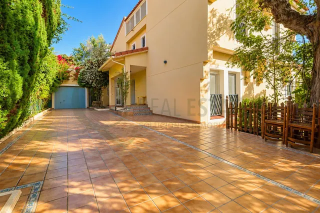 Chalet independiente a 100 m del mar con jardín y piscina en Cabo de las Huertas. — 14