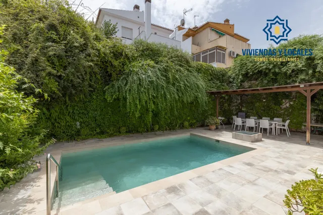 Chalet pareado con piscina, jardín y bonitas vistas a Granada en La Zubia — 50
