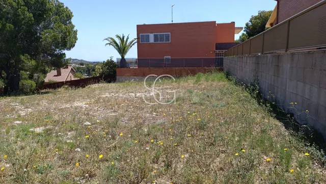 Venta de Terreno de 447 m2 en la Urbanización La Martorella, - foto 3
