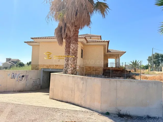 CHALET DE 4 DORMITORIOS EN LA TORRECILLA - foto 4