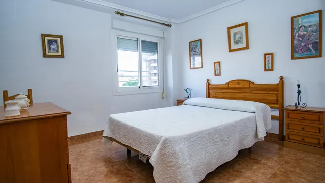 Piso muy luminoso con vistas despejadas y listo para entrar a vivir en zona San Francisco de Elda — 8