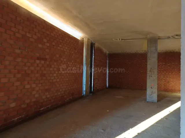 LOCAL EN BRUTO EN ZONA DE EXPANSIÓN .IDEAL PARA CUALQUIER NE - foto 3
