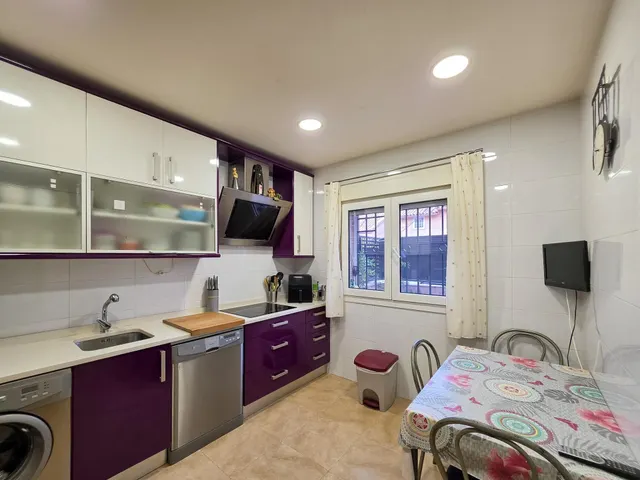 Precioso chalet adosado de 4 dormitorios con piscina privada y garaje en Carranque — 27
