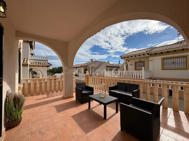 Moderno Adosado en Cabo Roig – Elegancia, Privacidad y Vista - foto 3
