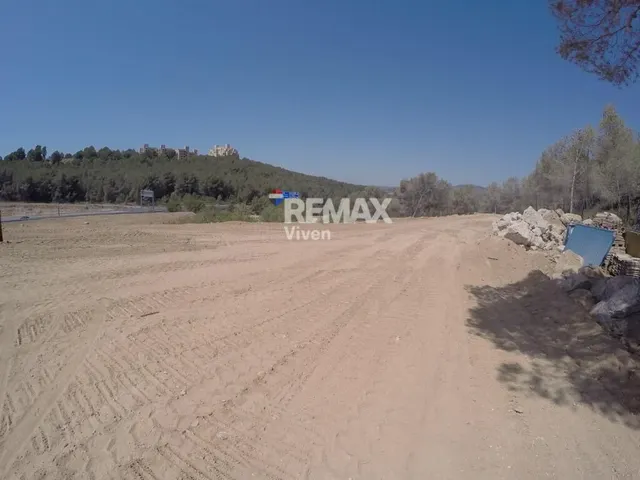 Terreno super bien ubicado con vistas al mar y Sitges en Levantina-Quint Mar-Montgavina — 2