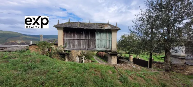 CASA DE PIEDRA CON GRAN FINCA Y VISTAS PANORÁMICAS A 7 KM DE LAS PLAYAS DE FOZ — 7