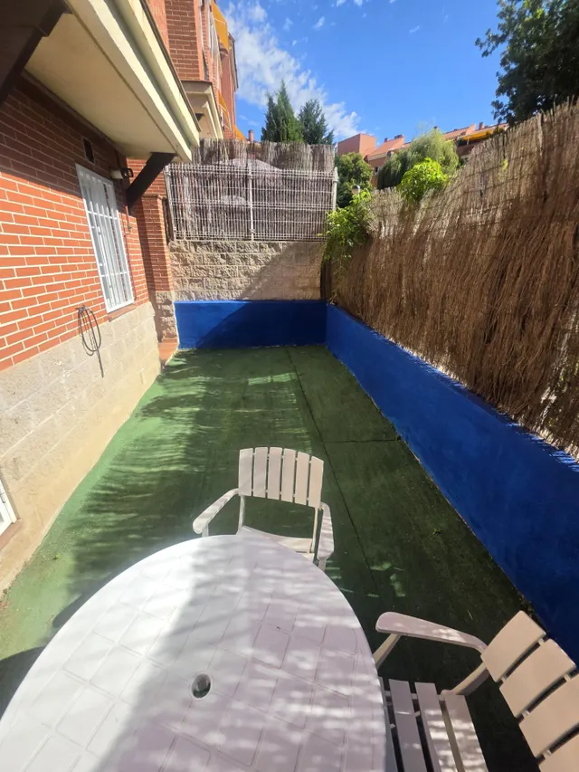 Bajo con terraza — 32