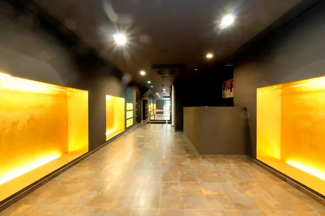 LOCAL EN PUERTA REAL-RECOGIDAS (PLAZA CAMPOVERDE) — 42