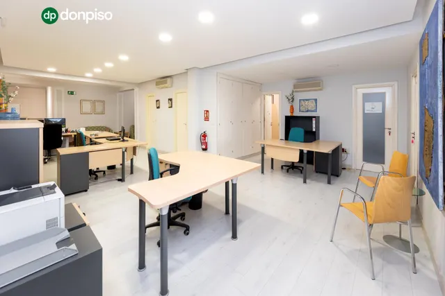 Gran vivienda en Plaza Los Campos - 7 habitaciones — 7