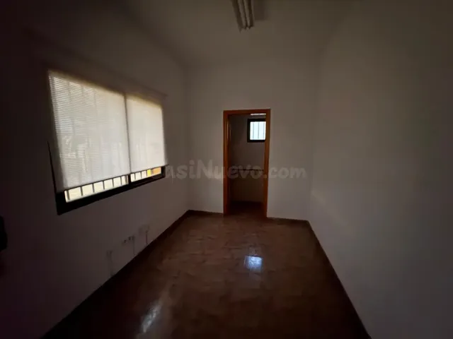 NAVE INDEPENDIENTE DIÁFANA DE 350M2 — 5