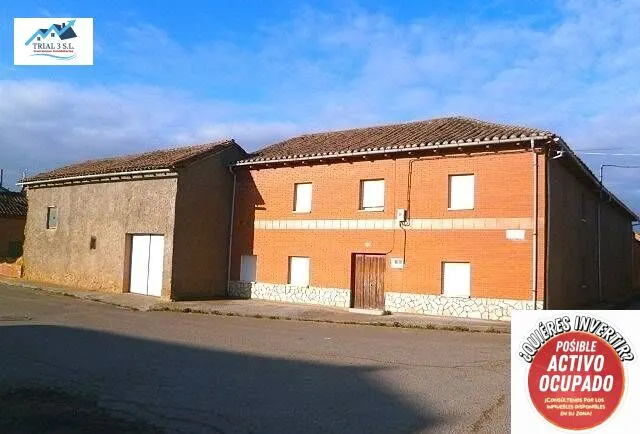 Venta de Casa Adosada en Corbillos de los Oteros (León)