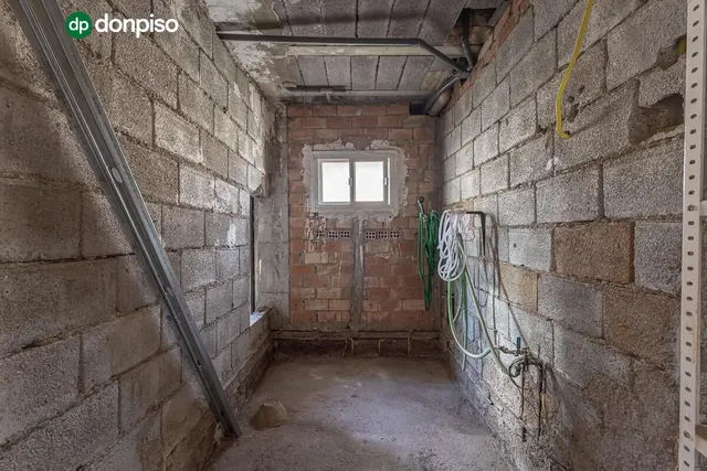 Casa en venta en Monachil (Granada) – Amplia, luminosa y con gran potencial — 38