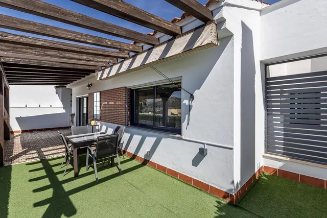 PISO CON TERRAZA EN ALBOLOTE - foto 2