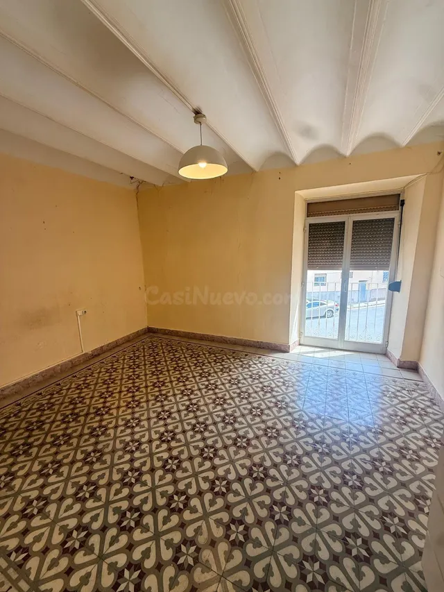 ¡GRAN OPORTUNIDAD! PISO DE PUEBLO TRES ALTURAS - foto 4