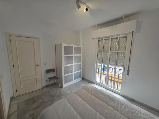 APARTAMENTO EXTERIOR CON ASCENSOR JUNTO AL PARQUE DEL PARLAMENTO — 15