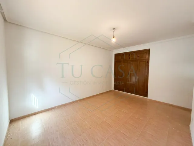 Grandioso chalet rústico en venta con división horizontal en parcela de 1.000 m2 — 14
