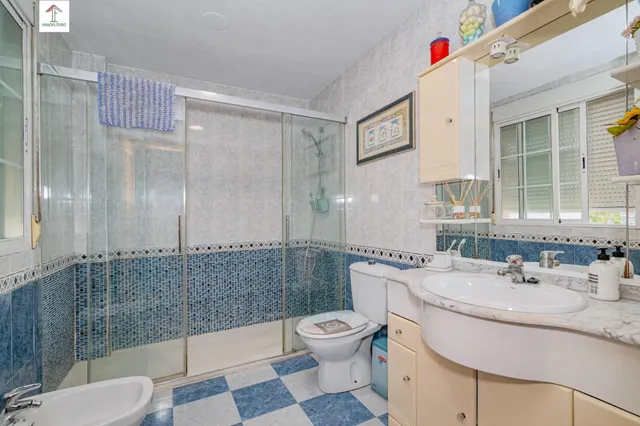 ¡AMPLIA CASA DE 4 DORMITORIOS, 3 BAÑOS Y CALEFACCIÓN CENTRAL EN LA ZUBIA! ✨ — 31