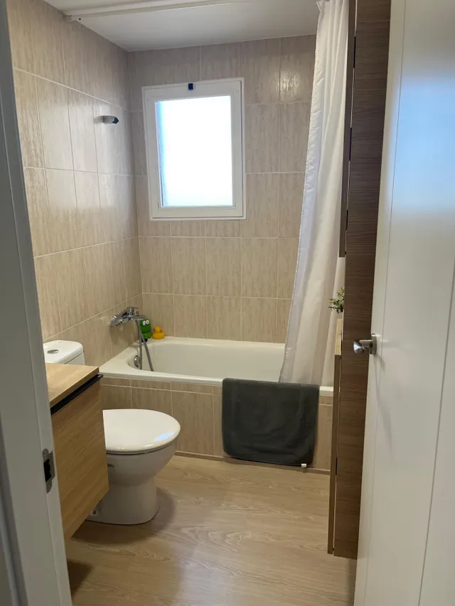 Piso reformado con dos dormitorios, piscina y parking propio en zona juzgados, Benidorm — 12