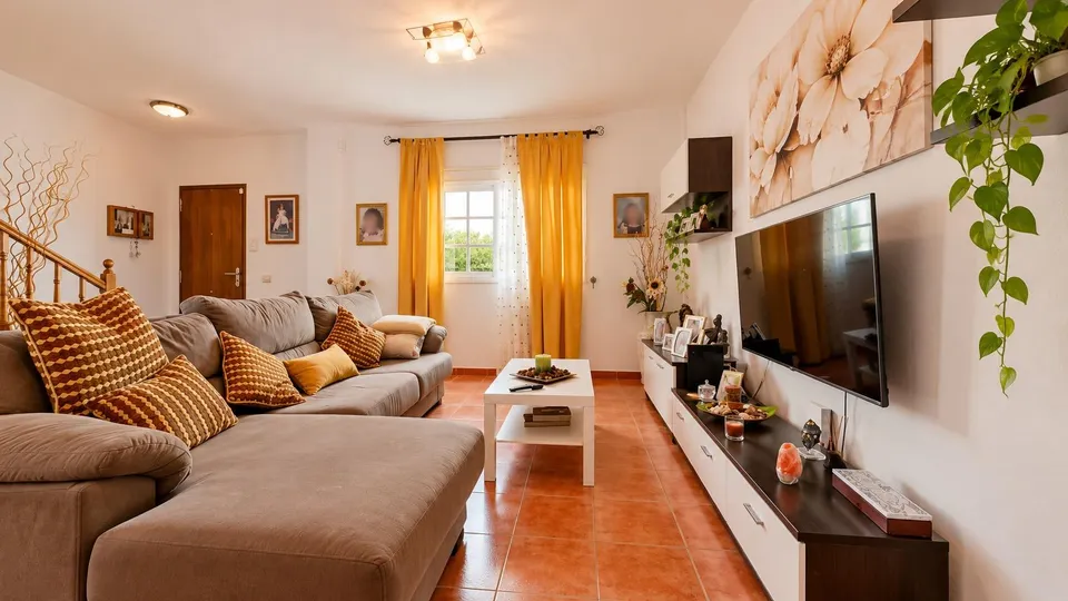 Vivienda unifamiliar de 194 m2 con patio privado y amplio garaje en Guayonje, Tacoronte