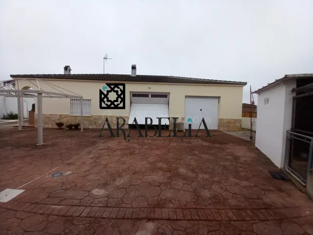 Preciosa casa con terreno en la zona de la campiñuela - foto 4