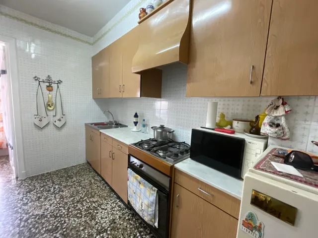 Apartamento de esquina, totalmente exterior y con terraza cerrada en Guardamar del Segura — 10