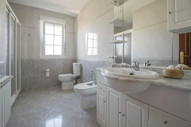 Amplia Casa + otra vivienda + anexo en Venta en Ardemil, Ordes — 47
