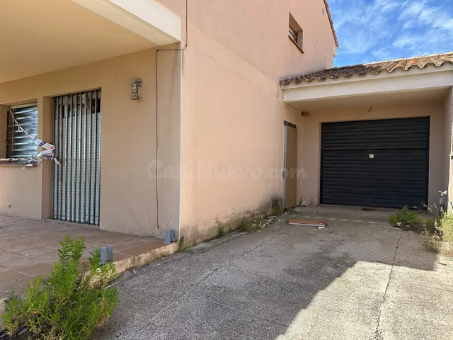 Piera Casa de dos plantas con patios, terrazas y garaje. — 3