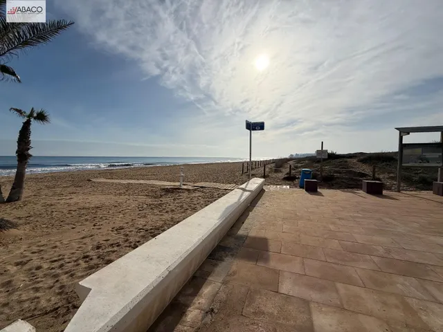Chalet adosado en primera linea de playa - foto 5